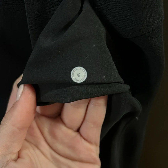 Lululemon On The Fly Crop *Woven 23” Pants -Black (4) - Picture 7 of 9